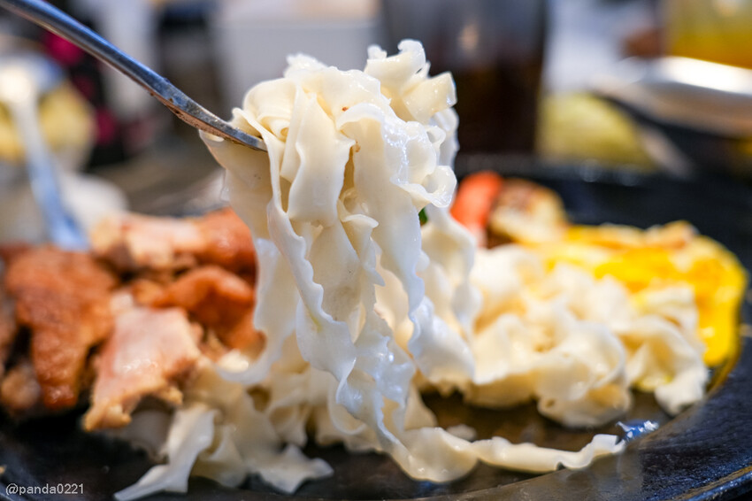 宜蘭羅東｜天牛私廚牛排，羅東車站附近大份量原塊牛排，只要320元就附螺旋酥皮濃湯和甜點