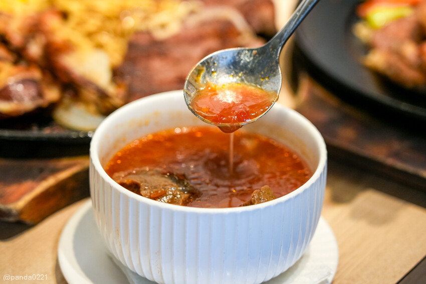 宜蘭羅東｜天牛私廚牛排，羅東車站附近大份量原塊牛排，只要320元就附螺旋酥皮濃湯和甜點