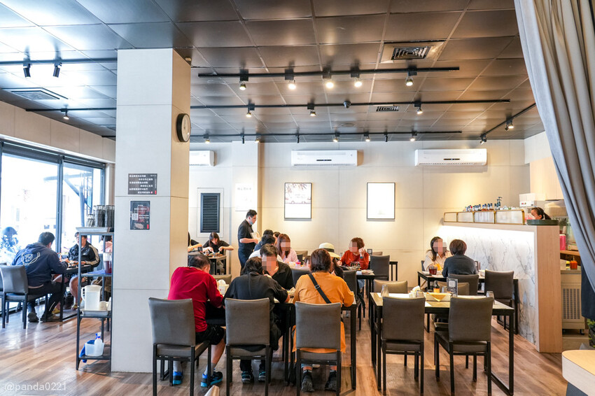 宜蘭羅東｜天牛私廚牛排，羅東車站附近大份量原塊牛排，只要320元就附螺旋酥皮濃湯和甜點