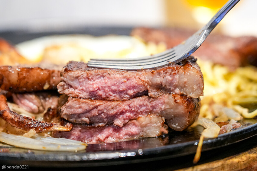 宜蘭羅東｜天牛私廚牛排，羅東車站附近大份量原塊牛排，只要320元就附螺旋酥皮濃湯和甜點