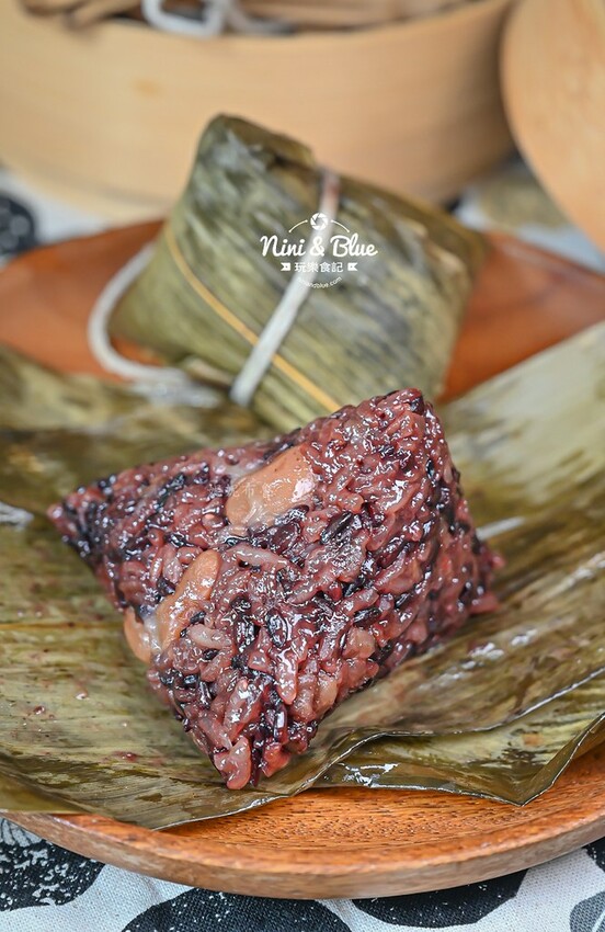不只魯肉飯厲害,古早味肉粽、櫻花蝦珠貝粽、桂圓紫米相思粽也很厲害!
