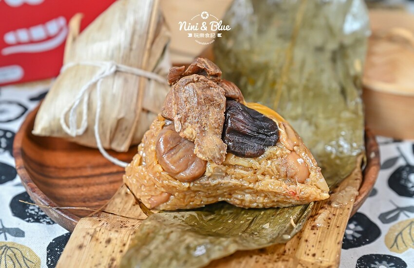 不只魯肉飯厲害,古早味肉粽、櫻花蝦珠貝粽、桂圓紫米相思粽也很厲害!