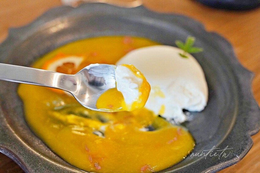 【台北】大橋頭站｜嘎哩咖啡，搬家後新開幕，隱身二樓老宅寬敞咖啡廳