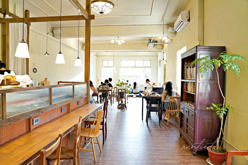 【台北】大橋頭站｜嘎哩咖啡，搬家後新開幕，隱身二樓老宅寬敞咖啡廳