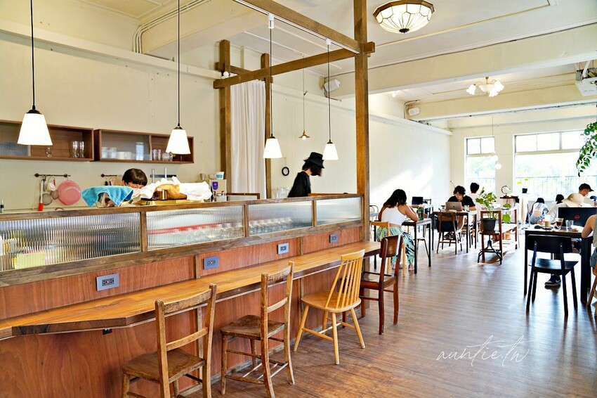 【台北】大橋頭站｜嘎哩咖啡，搬家後新開幕，隱身二樓老宅寬敞咖啡廳