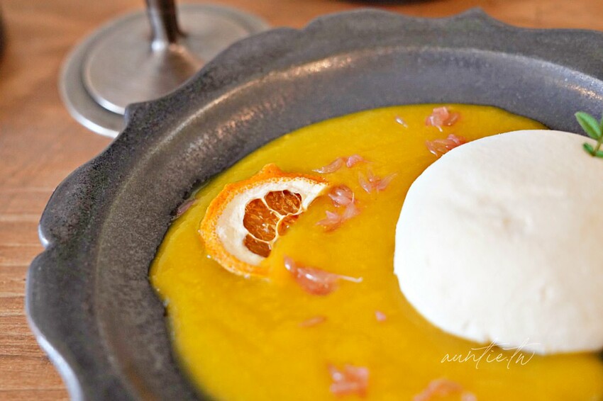 【台北】大橋頭站｜嘎哩咖啡，搬家後新開幕，隱身二樓老宅寬敞咖啡廳