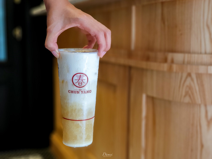 高雄左營｜春陽茶事-復古元素結合創新茶品，鳳梨尬烏龍香甜滋味