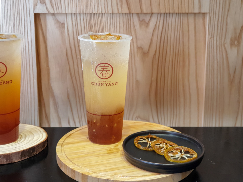 高雄左營｜春陽茶事-復古元素結合創新茶品，鳳梨尬烏龍香甜滋味