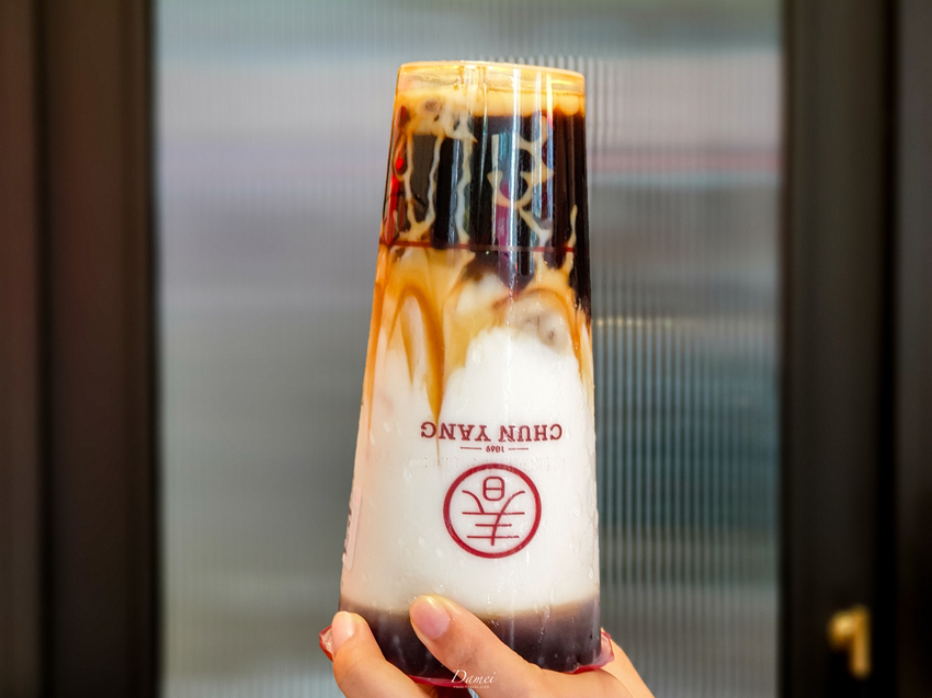 高雄左營｜春陽茶事-復古元素結合創新茶品，鳳梨尬烏龍香甜滋味