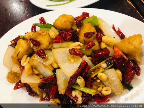 圓圓家愛吃貨-《台北美食》鑫客棧海鮮熱炒，聚餐小酌好去處
