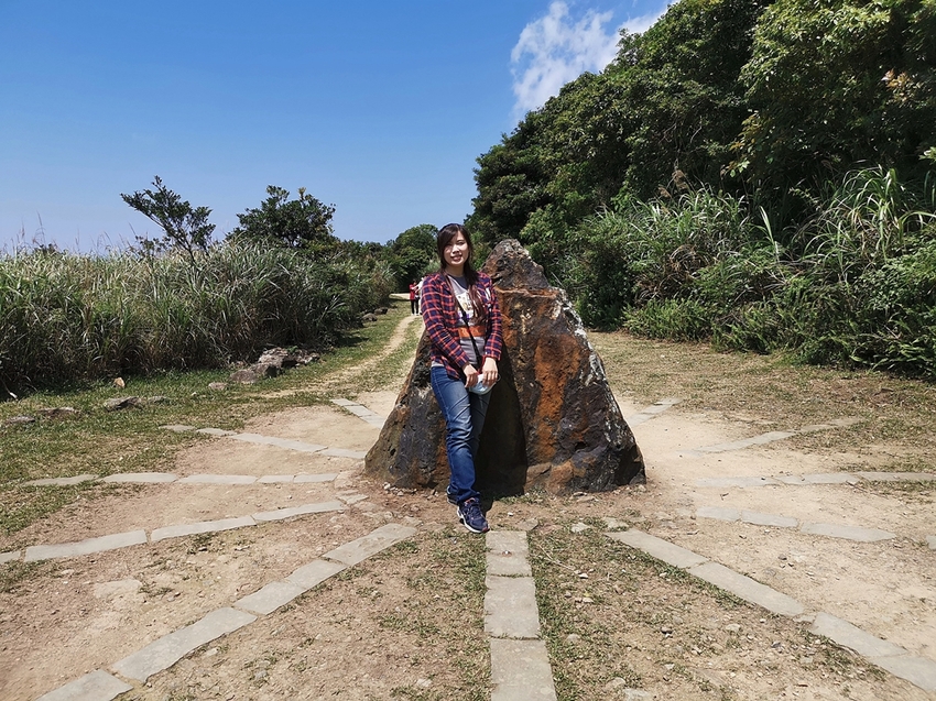 【新北市瑞芳景點】金瓜石地質公園~本山礦場外星石頭陣美拍，詭譎氣氛彷彿來到異次元空間 - 旅遊夜市趴趴走