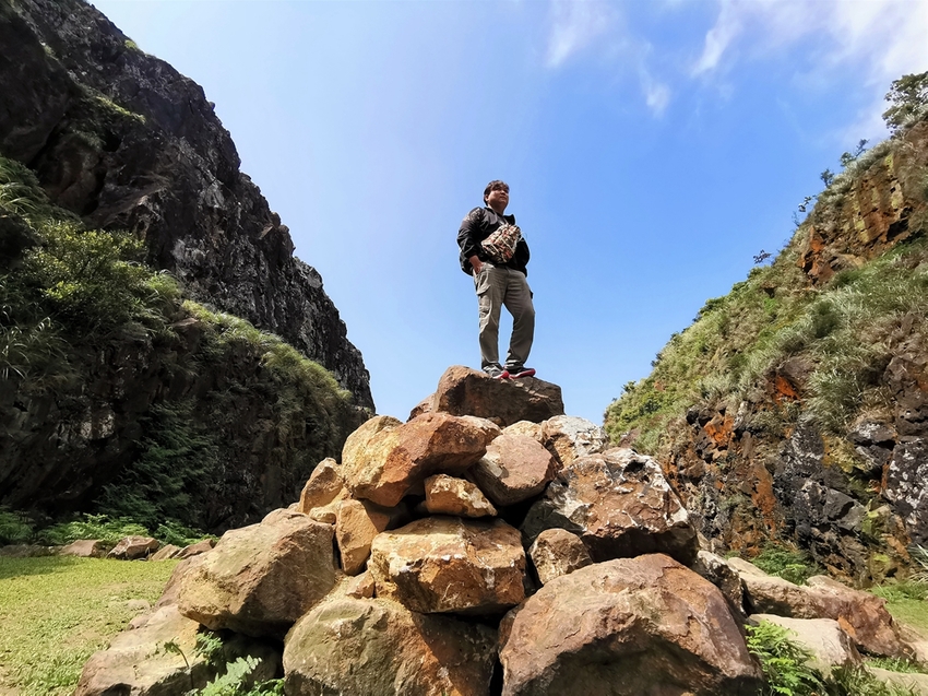 【新北市瑞芳景點】金瓜石地質公園~本山礦場外星石頭陣美拍，詭譎氣氛彷彿來到異次元空間 - 旅遊夜市趴趴走