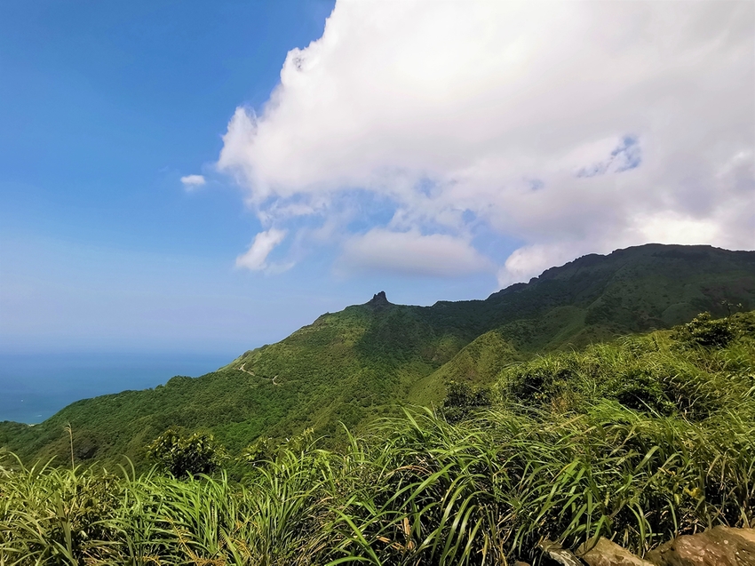 【新北市瑞芳景點】金瓜石地質公園~本山礦場外星石頭陣美拍，詭譎氣氛彷彿來到異次元空間 - 旅遊夜市趴趴走