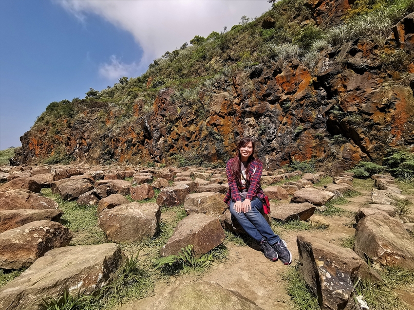 【新北市瑞芳景點】金瓜石地質公園~本山礦場外星石頭陣美拍，詭譎氣氛彷彿來到異次元空間 - 旅遊夜市趴趴走
