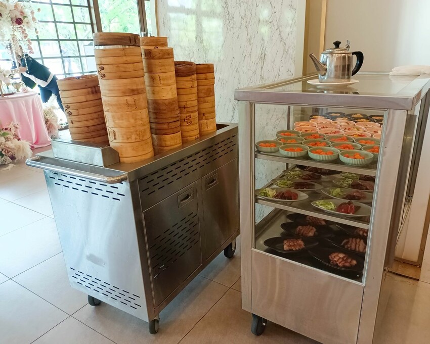 桃園吃到飽-超過數十道餐點通通都能無限續點，可愛的機器人幫你送餐!