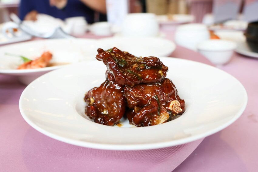 桃園吃到飽-超過數十道餐點通通都能無限續點，可愛的機器人幫你送餐!