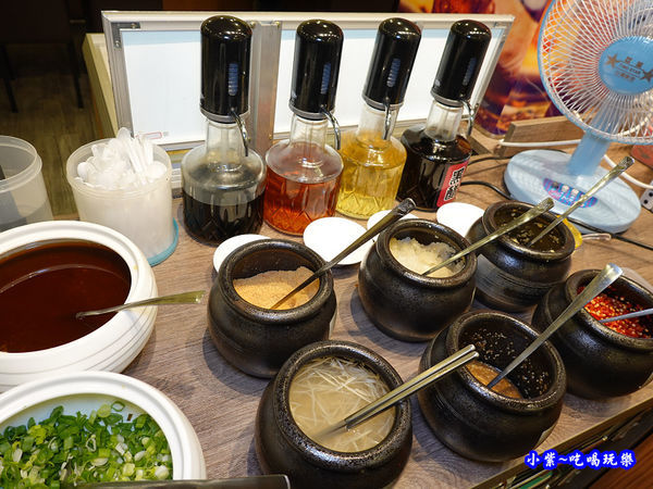 八方悅鴻金寶店沾醬 (2)55.jpg