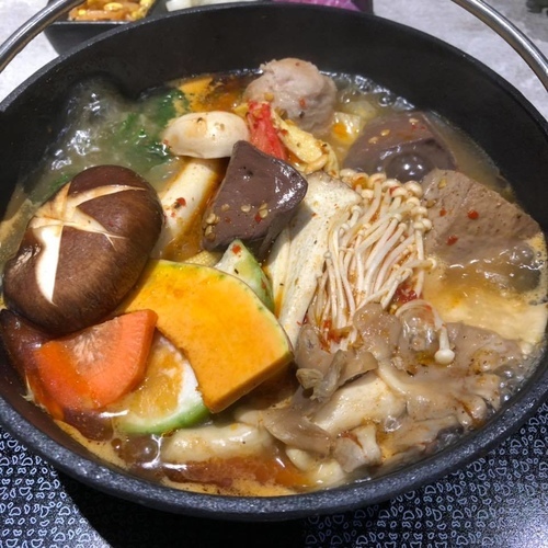 【台南。東區】熟鍋Shouguo上桌即食︱主打個人鍋︱主廚精心熬煮湯頭/小農嚴選新鮮直送每日時蔬