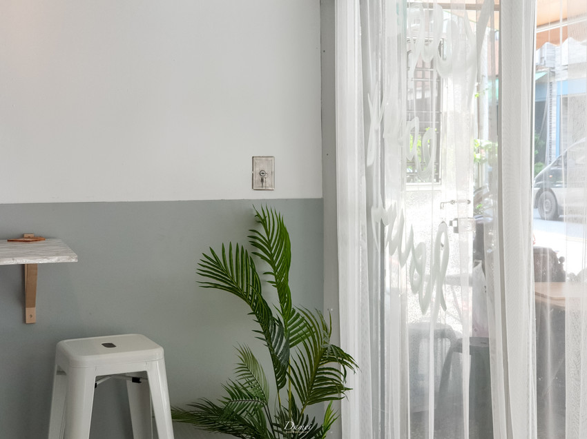 高雄新興｜厚，TEL 手作早餐-文青早餐店，鹹蛋加入傳統蛋餅中