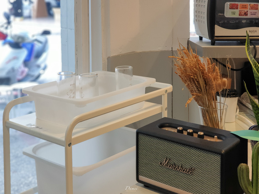 高雄新興｜厚，TEL 手作早餐-文青早餐店，鹹蛋加入傳統蛋餅中