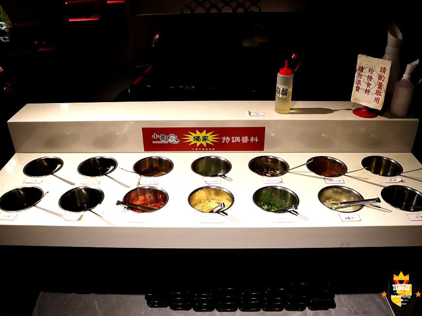 台南火鍋吃到飽／哈根達斯杯冰與雪糕無限供應／三、四月期間限定「哈根達斯雪糕」新上市／三月底前每日限量10組免費送烤肉／中南部唯一火烤兩吃門市／嚴選頂級海陸食材