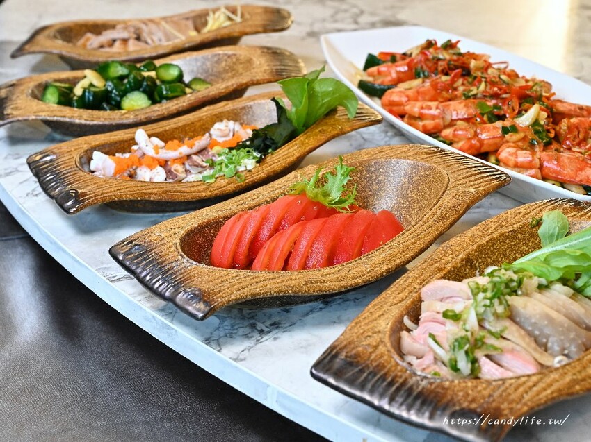 台中市東區羽笠食事|母親節桌菜、台中中區日式聚餐推薦,不只日本料理好吃,桌菜也非常有特色,還有專屬豪華大包廂