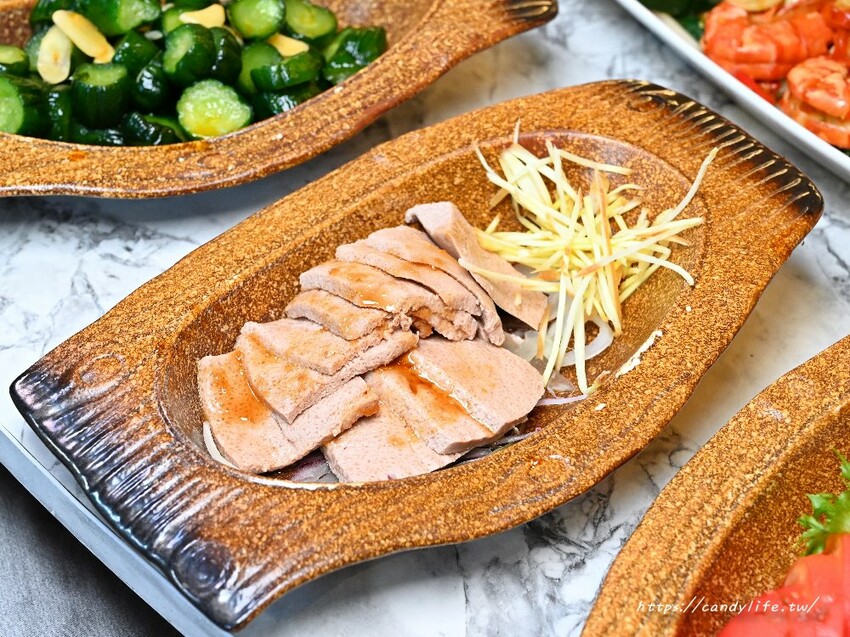 台中市東區羽笠食事|母親節桌菜、台中中區日式聚餐推薦,不只日本料理好吃,桌菜也非常有特色,還有專屬豪華大包廂