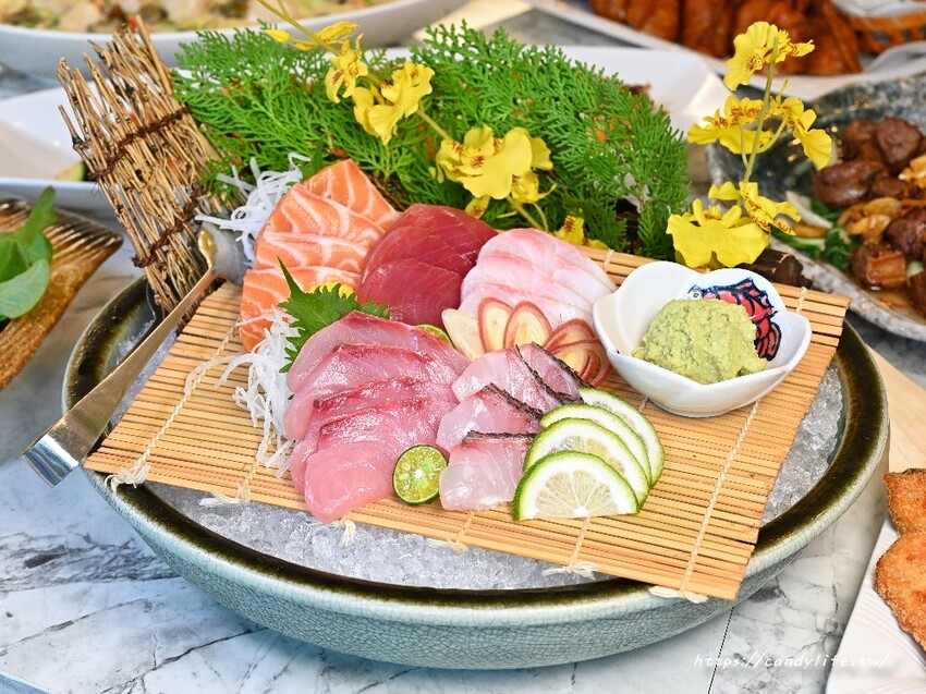 台中市東區羽笠食事|母親節桌菜、台中中區日式聚餐推薦,不只日本料理好吃,桌菜也非常有特色,還有專屬豪華大包廂