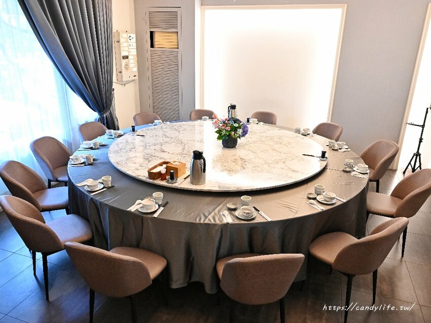 台中市東區羽笠食事|母親節桌菜、台中中區日式聚餐推薦,不只日本料理好吃,桌菜也非常有特色,還有專屬豪華大包廂