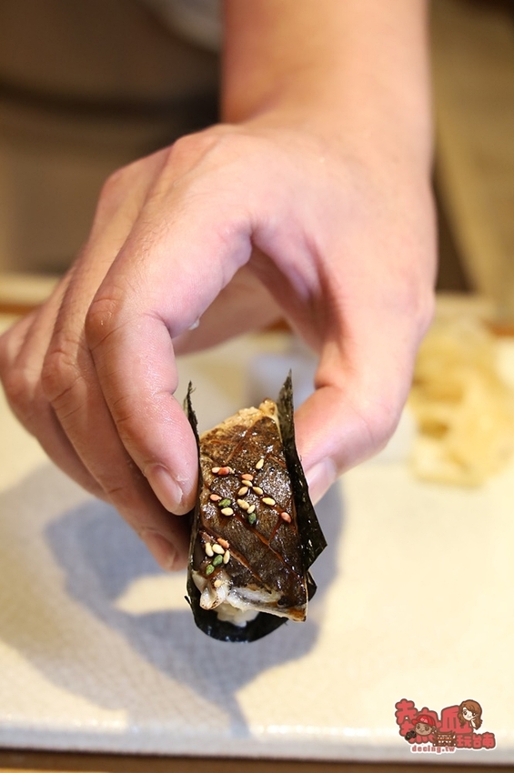 【台南美食】日本直送新鮮漁獲!讓你在台南就能環遊日本各縣海味,京都習藝六年的日本師傅執掌:鮨本味 - 熱血玩台南。跳躍新世界