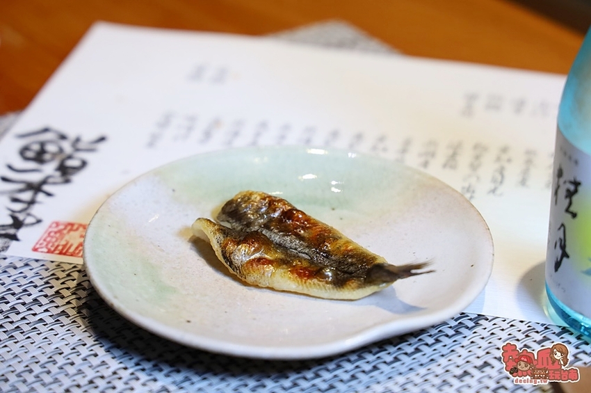 【台南美食】日本直送新鮮漁獲!讓你在台南就能環遊日本各縣海味,京都習藝六年的日本師傅執掌:鮨本味 - 熱血玩台南。跳躍新世界