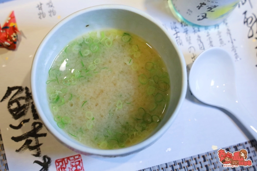 【台南美食】日本直送新鮮漁獲!讓你在台南就能環遊日本各縣海味,京都習藝六年的日本師傅執掌:鮨本味 - 熱血玩台南。跳躍新世界