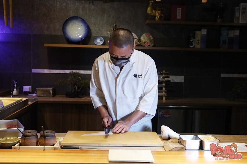 【台南美食】日本直送新鮮漁獲!讓你在台南就能環遊日本各縣海味,京都習藝六年的日本師傅執掌:鮨本味 - 熱血玩台南。跳躍新世界