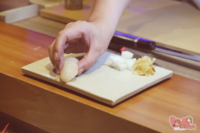 【台南美食】日本直送新鮮漁獲!讓你在台南就能環遊日本各縣海味,京都習藝六年的日本師傅執掌:鮨本味 - 熱血玩台南。跳躍新世界