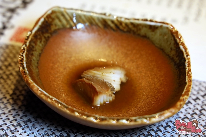 【台南美食】日本直送新鮮漁獲!讓你在台南就能環遊日本各縣海味,京都習藝六年的日本師傅執掌:鮨本味 - 熱血玩台南。跳躍新世界