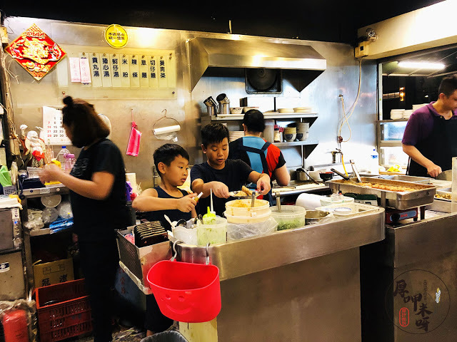 【厚呷米呀│台北華山】 郎哥台南意麵 想念台南香腸熟肉找台北!!先吃意麵再一邊大啖小吃/三五好友來杯啤酒!乾啦/小吃的極限在哪？臨沂街兩家黑白切(下) 捷運藍線忠孝新生站2號出口