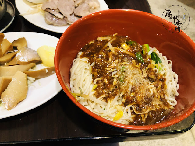 【厚呷米呀│台北華山】 郎哥台南意麵 想念台南香腸熟肉找台北!!先吃意麵再一邊大啖小吃/三五好友來杯啤酒!乾啦/小吃的極限在哪？臨沂街兩家黑白切(下) 捷運藍線忠孝新生站2號出口