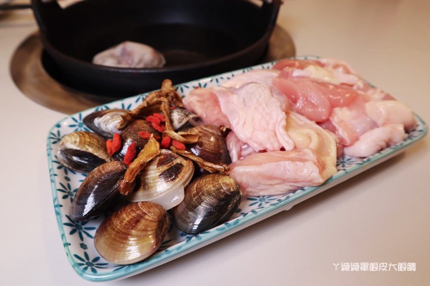 新竹火鍋推薦同樂食鍋｜誤以為下午茶咖啡廳的火鍋店，連鳥籠都擺上桌！痛風海鮮甜甜價