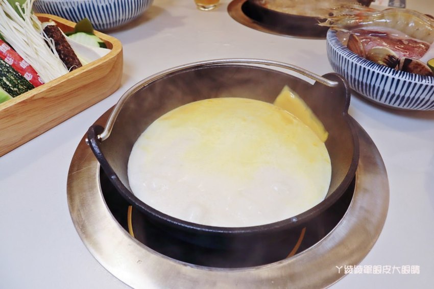 新竹火鍋推薦同樂食鍋|誤以為下午茶咖啡廳的火鍋店,連鳥籠都擺上桌!痛風海鮮甜甜價