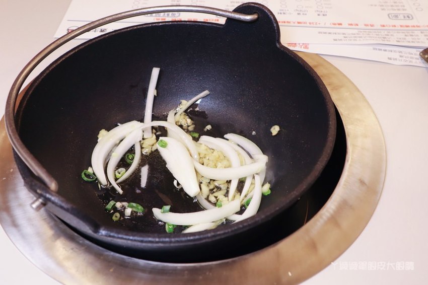 新竹火鍋推薦同樂食鍋|誤以為下午茶咖啡廳的火鍋店,連鳥籠都擺上桌!痛風海鮮甜甜價