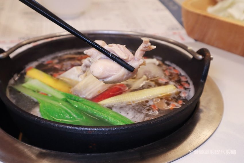 新竹火鍋推薦同樂食鍋|誤以為下午茶咖啡廳的火鍋店,連鳥籠都擺上桌!痛風海鮮甜甜價