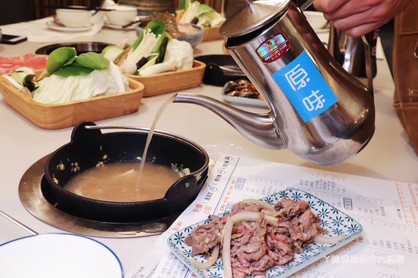 新竹火鍋推薦同樂食鍋|誤以為下午茶咖啡廳的火鍋店,連鳥籠都擺上桌!痛風海鮮甜甜價