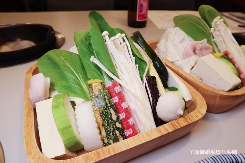 新竹火鍋推薦同樂食鍋|誤以為下午茶咖啡廳的火鍋店,連鳥籠都擺上桌!痛風海鮮甜甜價