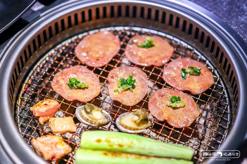 桃園市中壢區【桃園燒肉推薦】桃園燒烤店好吃推薦,吃到飽/自助吧無限/氣氛好