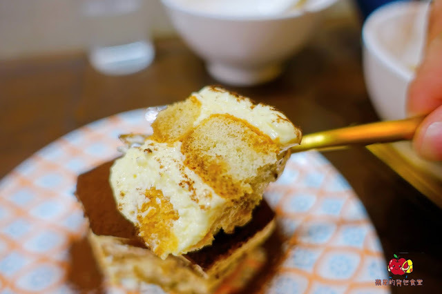 [食記] 新竹東區-硬派主廚的軟嫩料理(東門市場) 心頭軟嫩煙燻炙燒牛排 蒜味起司雙重享受 半筋半肉燉湯膠質滿滿 紅酒醬牛小排脆口又下飯