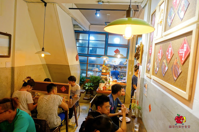 [食記] 新竹東區-硬派主廚的軟嫩料理(東門市場) 心頭軟嫩煙燻炙燒牛排 蒜味起司雙重享受 半筋半肉燉湯膠質滿滿 紅酒醬牛小排脆口又下飯