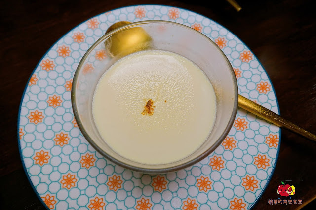 [食記] 新竹東區-硬派主廚的軟嫩料理(東門市場) 心頭軟嫩煙燻炙燒牛排 蒜味起司雙重享受 半筋半肉燉湯膠質滿滿 紅酒醬牛小排脆口又下飯