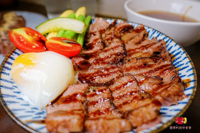 [食記] 新竹東區-硬派主廚的軟嫩料理(東門市場) 心頭軟嫩煙燻炙燒牛排 蒜味起司雙重享受 半筋半肉燉湯膠質滿滿 紅酒醬牛小排脆口又下飯