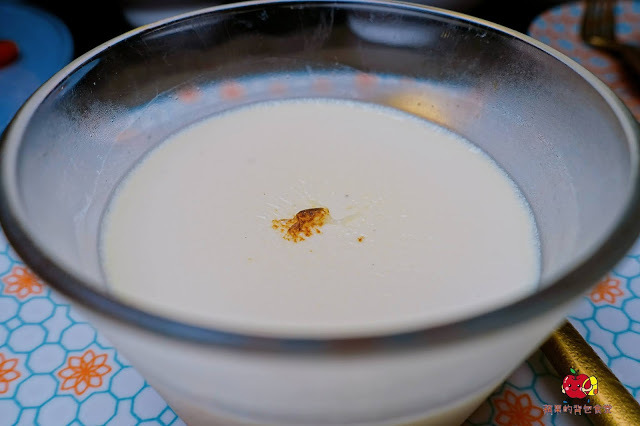 [食記] 新竹東區-硬派主廚的軟嫩料理(東門市場) 心頭軟嫩煙燻炙燒牛排 蒜味起司雙重享受 半筋半肉燉湯膠質滿滿 紅酒醬牛小排脆口又下飯