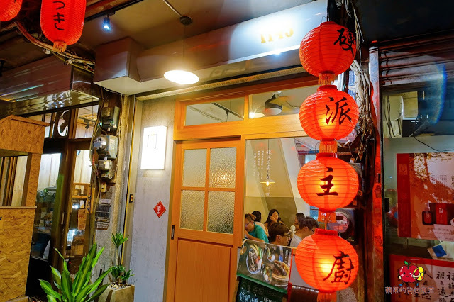 [食記] 新竹東區-硬派主廚的軟嫩料理(東門市場) 心頭軟嫩煙燻炙燒牛排 蒜味起司雙重享受 半筋半肉燉湯膠質滿滿 紅酒醬牛小排脆口又下飯